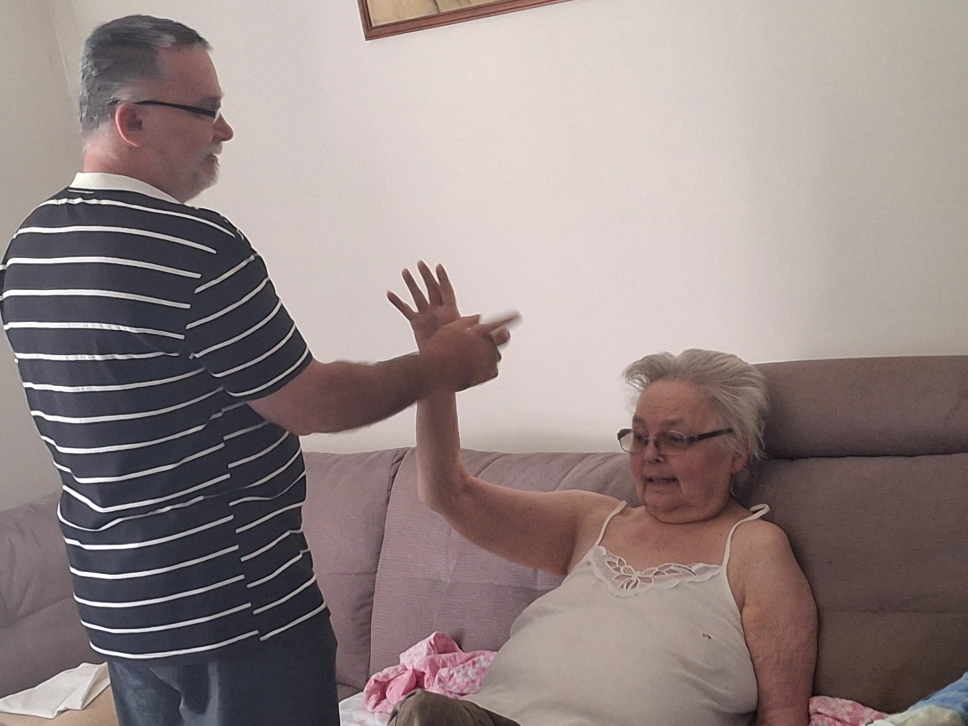 A gondoskodás nem.a drága krémekben és az egyházban rejlik